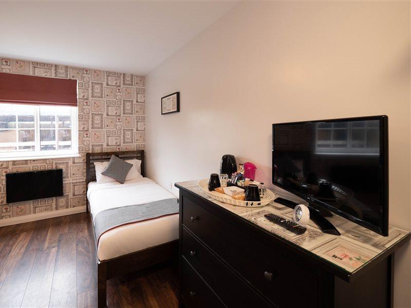 Baginton  Oyo ザ オーク バギントン Bed & Breakfast エクステリア 写真